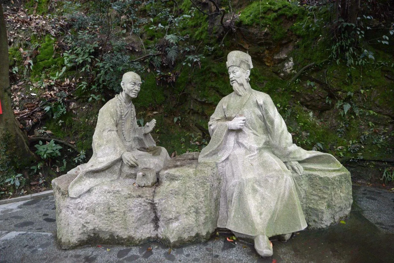 Statue of Su Dongpo and Master Bian Cai
